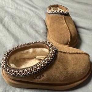 Kids Ugg Tasman - never worn, new!